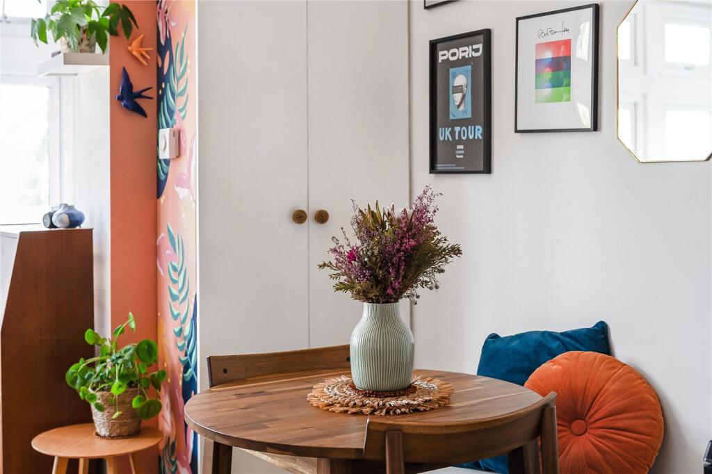 Apartment in Twickenham - View 4