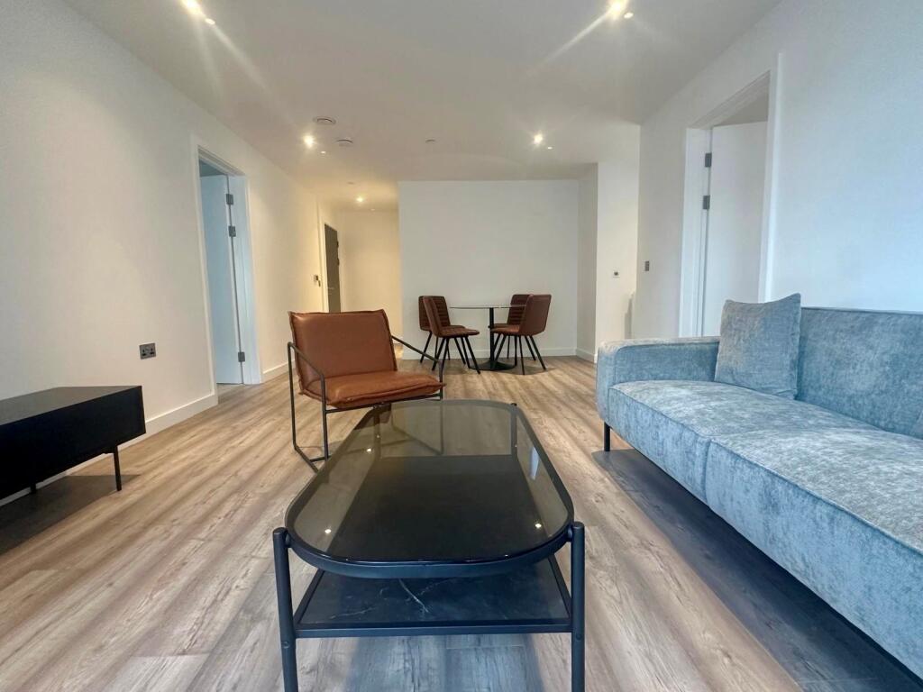 Apartment in Slough, Slough Trading Estate, Chalvey - View 5