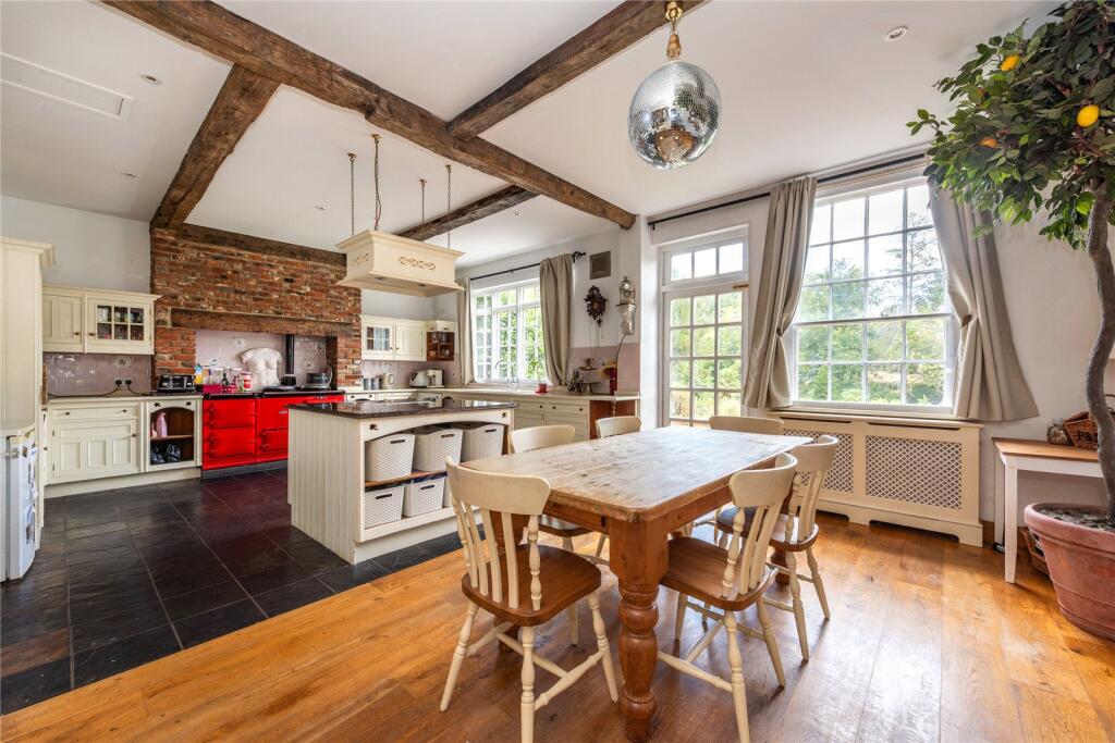 House in Mole Valley, Betchworth - View 4