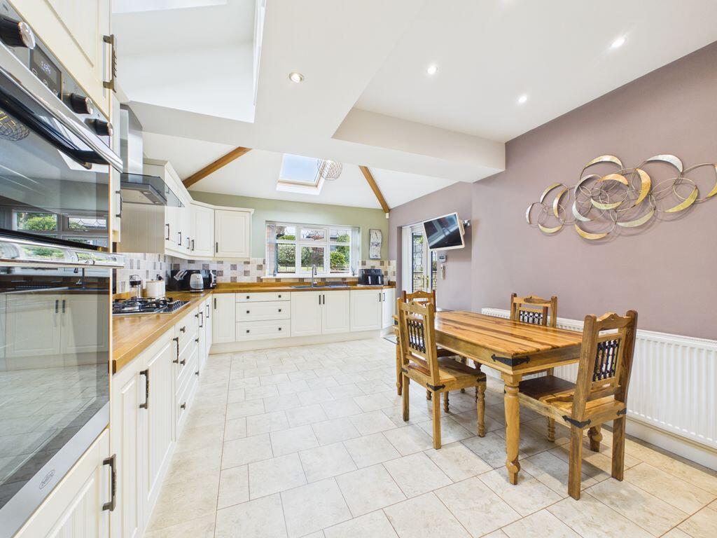 Glamis Avenue, Hopwood, Heywood, OL10 photo 4
