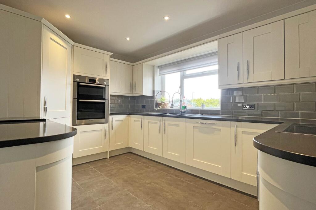 Winchester Way, Eastbourne, BN22 0JU photo 2