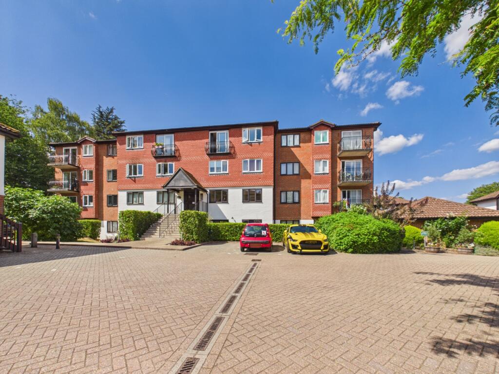 Main image of property: Great Heathmead, Haywards Heath, RH16
