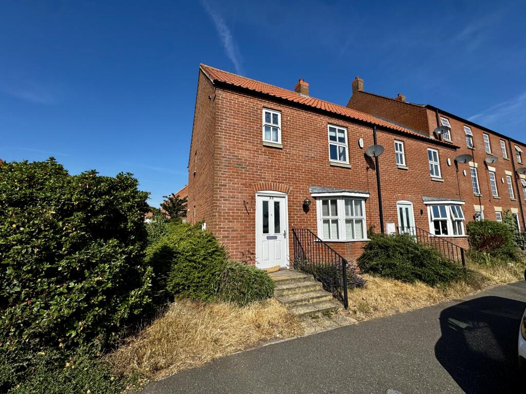 Main image of property: 33 Newbridge Hill Louth LN11 0NQ