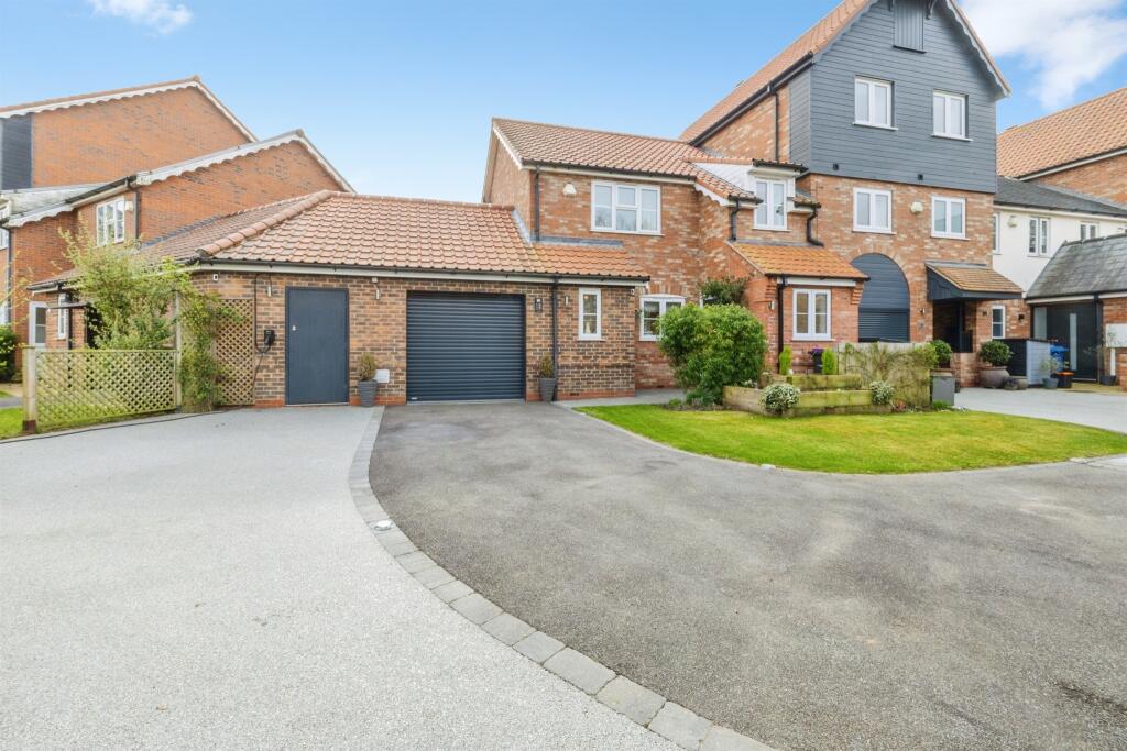 Main image of property: Park Lane, Burton Waters, Lincoln