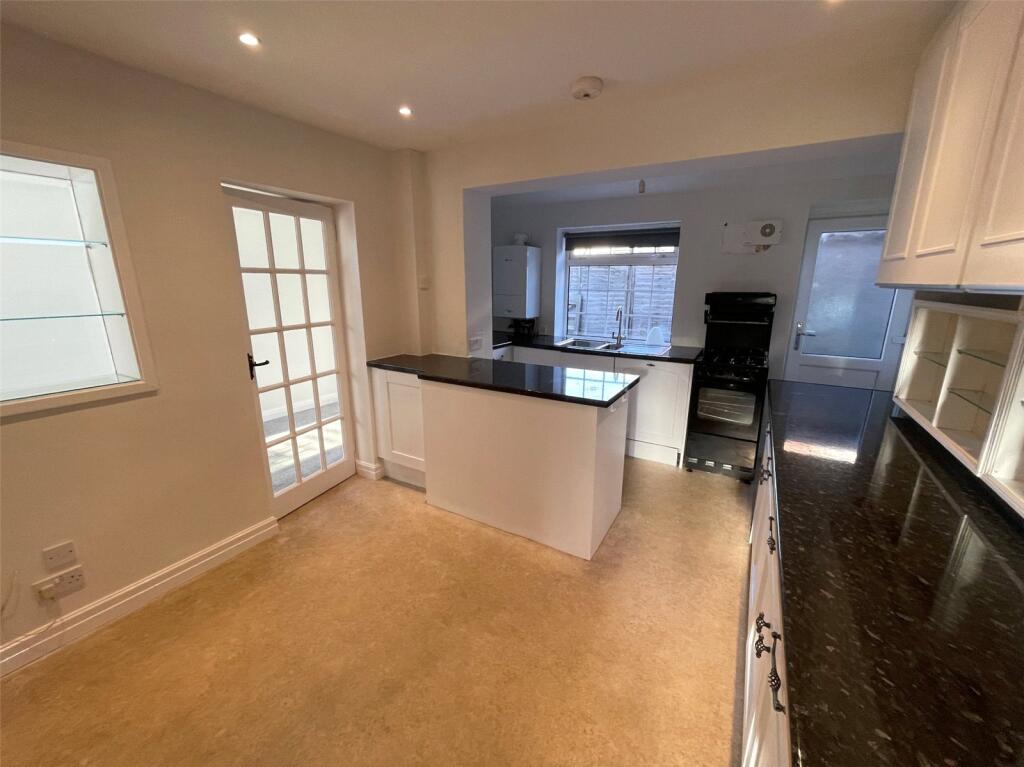 House in Harrogate, Kingsley - View 2