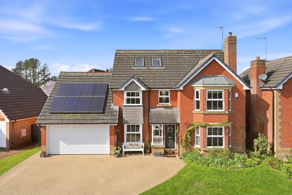 Main image of property: Long Crag View, Harrogate, North Yorkshire, HG3