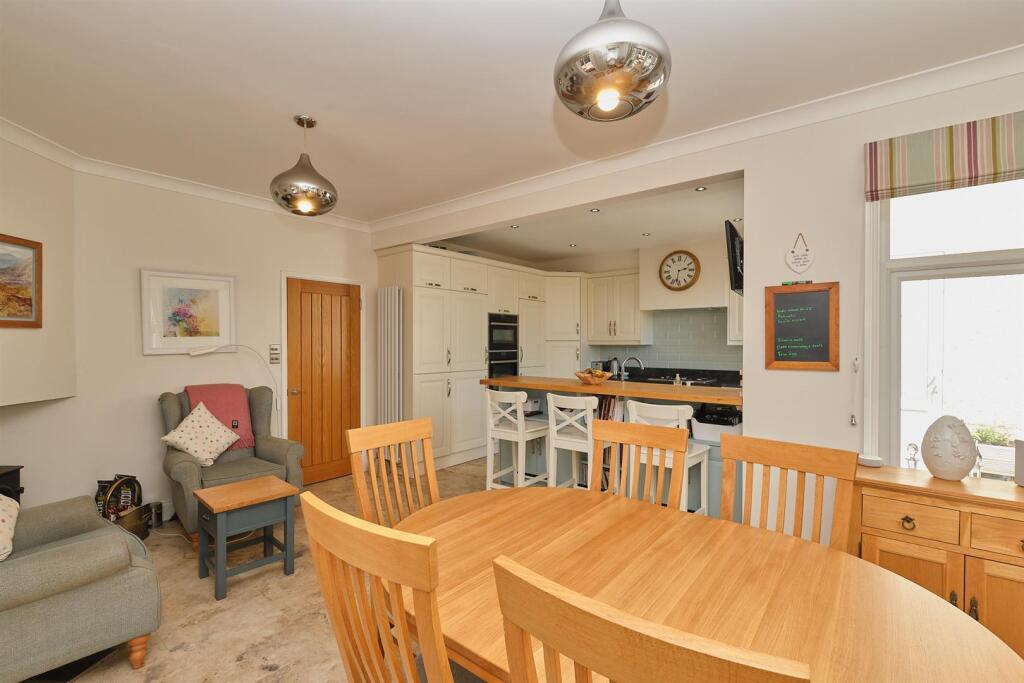 Chyngton Gardens, Seaford photo 3