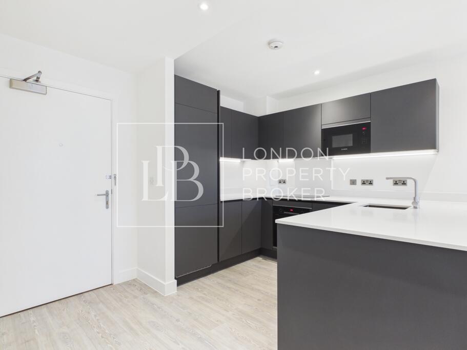 Apartment in Romford - View 4