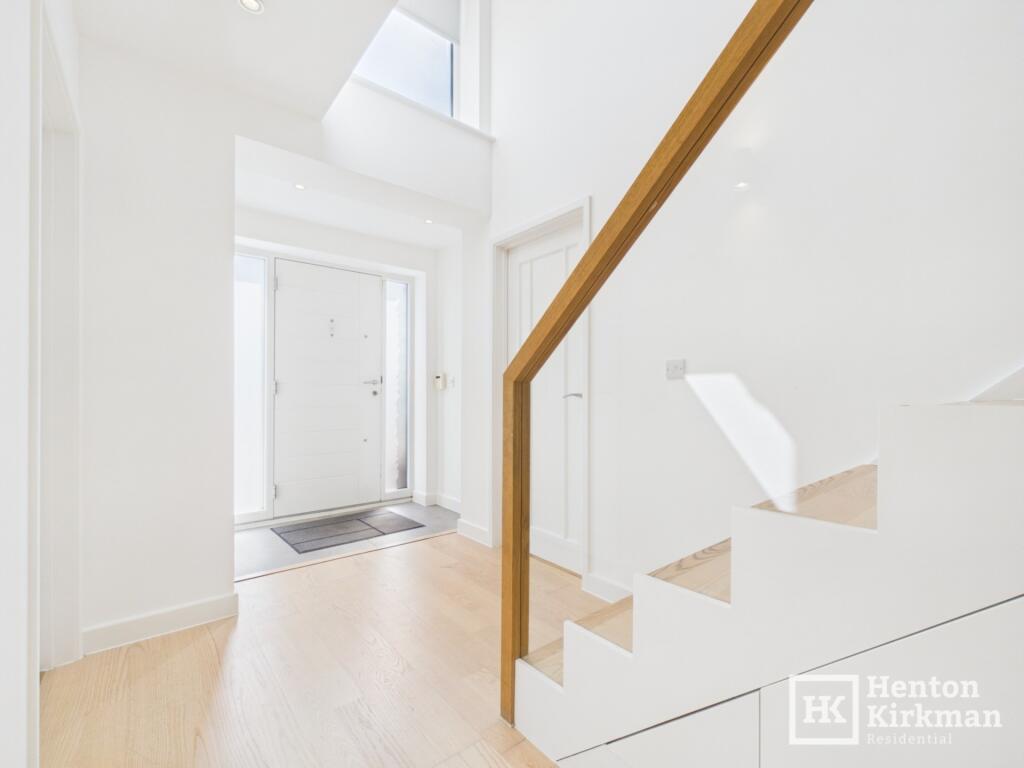 House in Basildon, Billericay - View 3