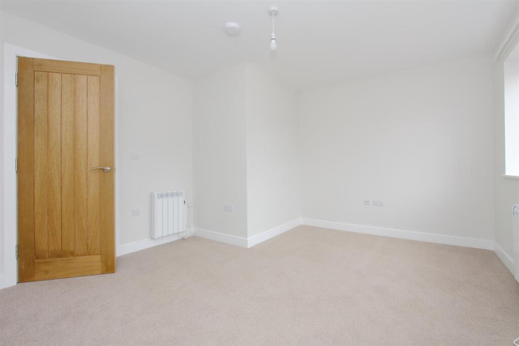 Apartment in Salisbury - More