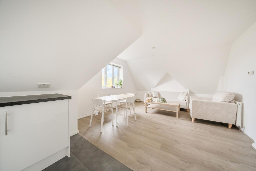 Apartment in London - View 4