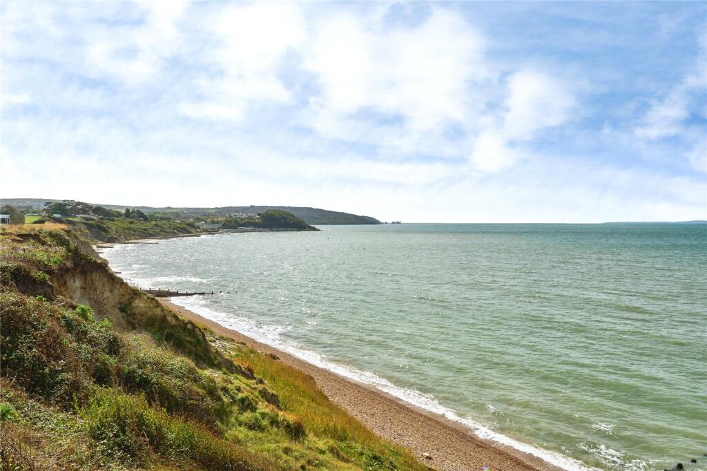 House in Freshwater, Isle of Wight - View 4