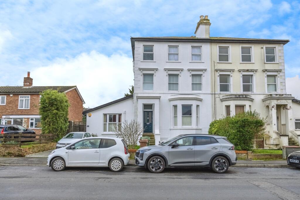 Main image of property: 6 Park Road, Wallington, SM6