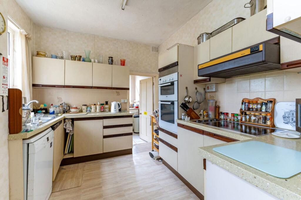 Oldfield Road, Bath, BA2 - More