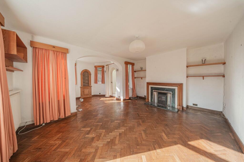 House in Redhill - More