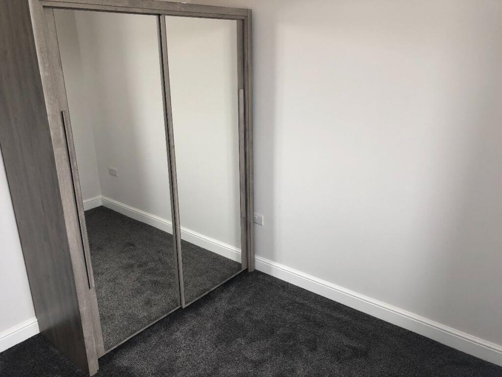 Apartment in Wakefield, Warmfield cum Heath - View 5