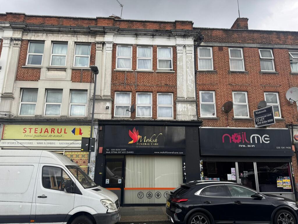 425 Honeypot Lane 2.jpg