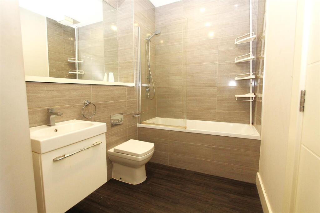 Apartment in Leeds - More