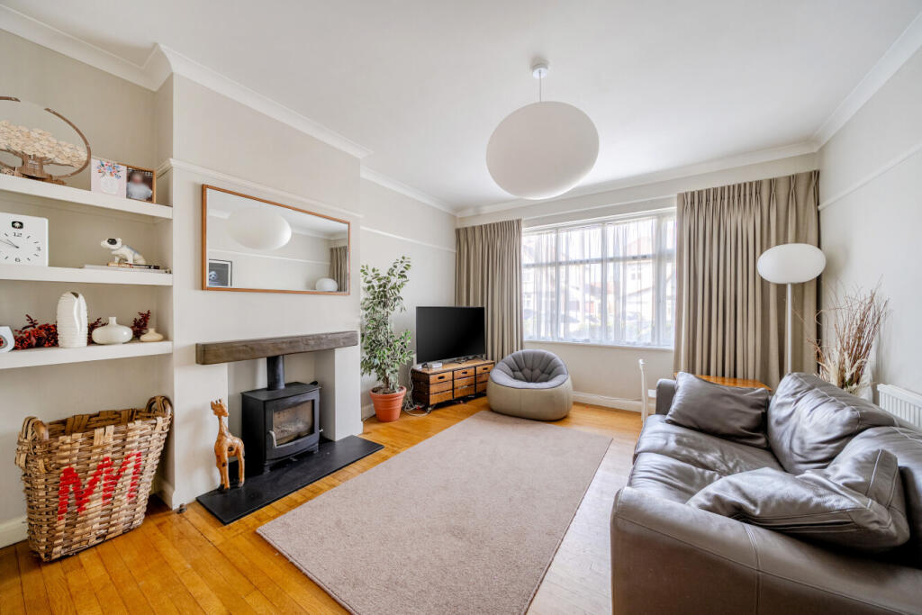 House in Bromley - View 2