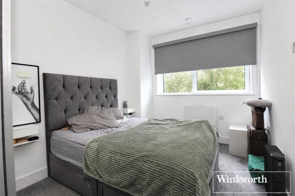 Apartment in Watford - View 5