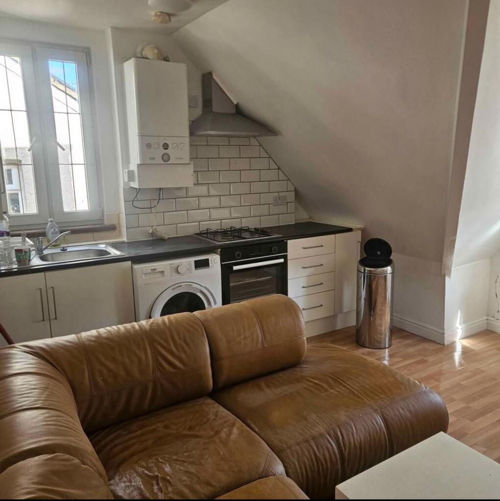 Main image of property: Temple Road, Croydon, CR0