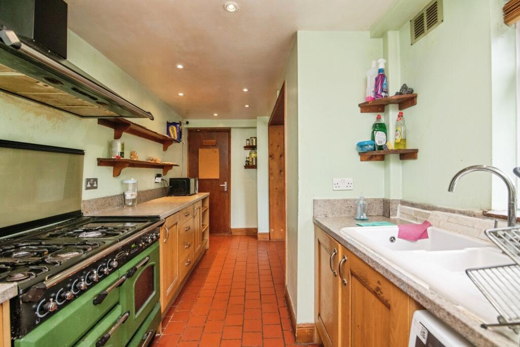 House in Sandwell, Quinton - More