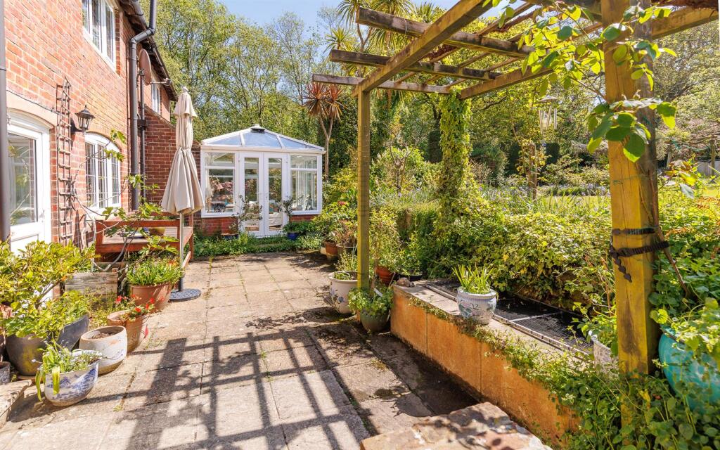 House in Ryde, Wootton Bridge - View 6