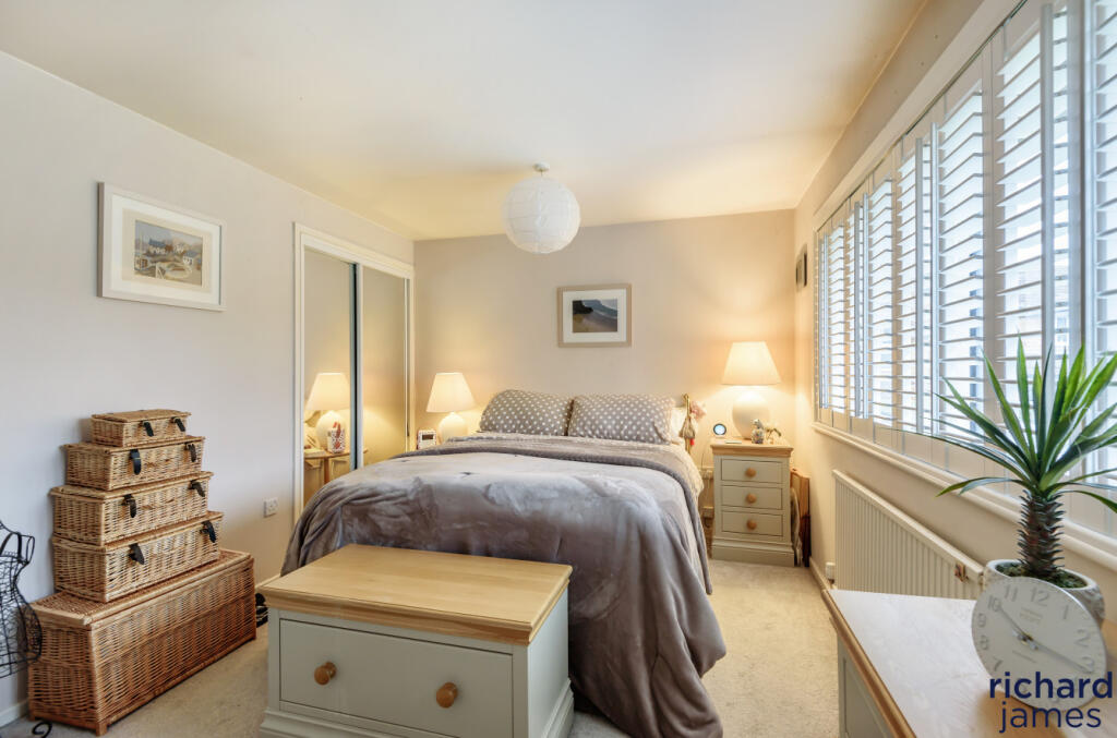 The Willows, Highworth, Swindon, SN6 photo 3