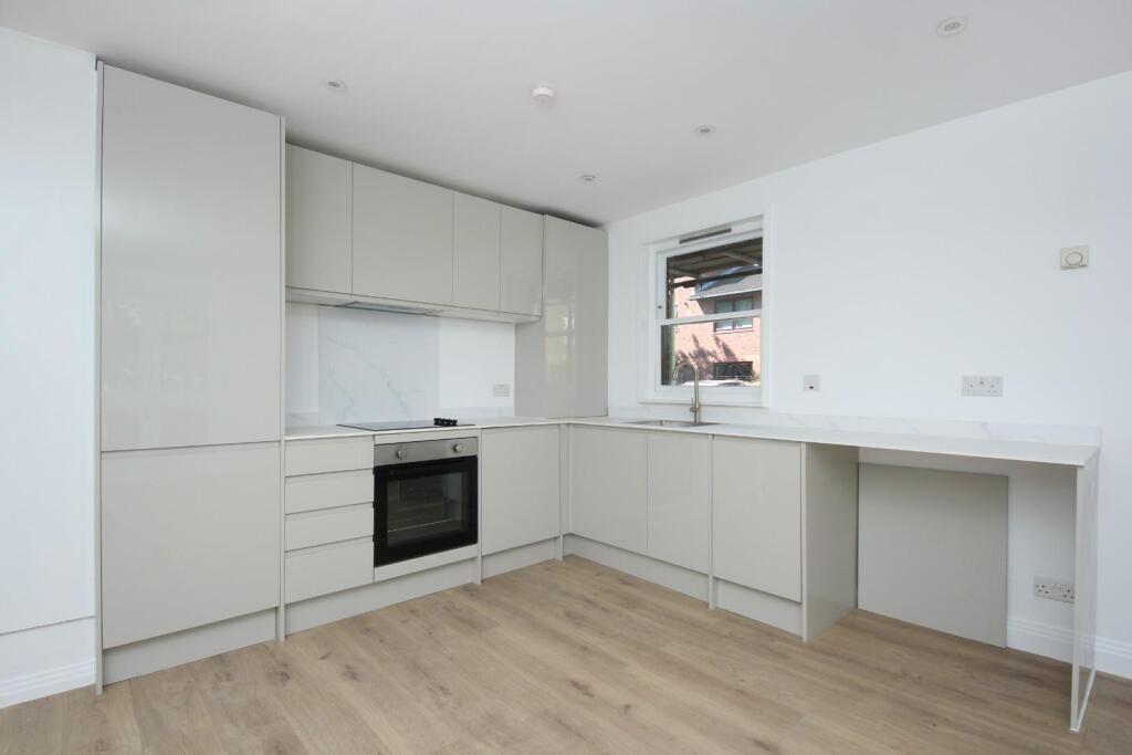 Apartment in London - View 5