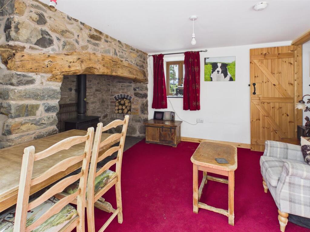 House in Llanllugan, Adfa, Dwyriw - View 5