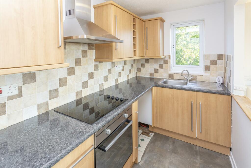 Gilstead Avenue, Heysham, Morecambe photo 4