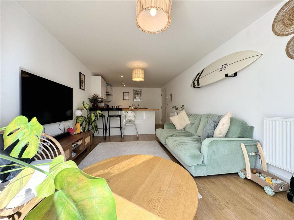Apartment in Truro - More