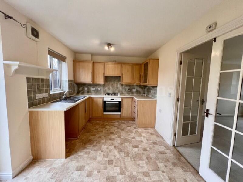 Viscount Evan Drive, Newport. NP10 8HJ photo 5