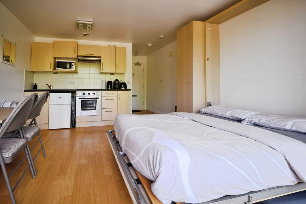 Apartment in Portsmouth - More