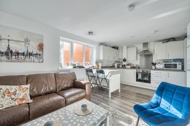 Apartment in Maidenhead, North Town - More