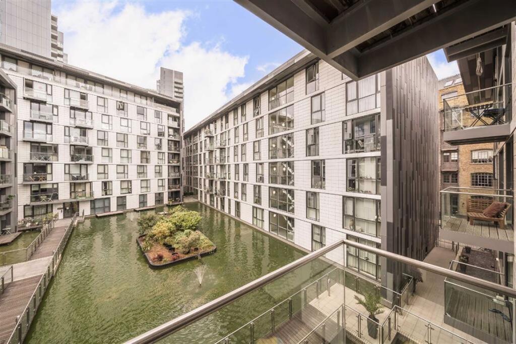 Apartment in London - More