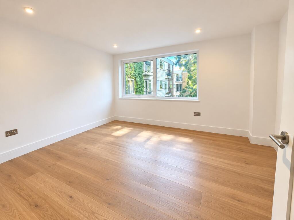 Apartment in Chelmsford - View 5