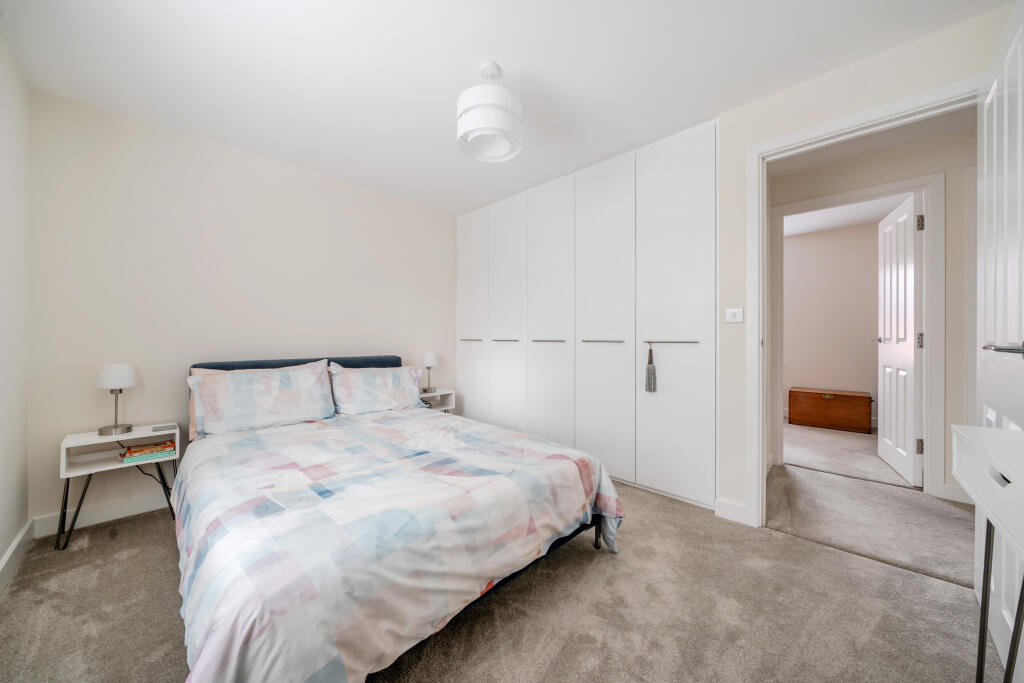 4 bed detached - Flux Drive, Deddington, OX15 image 4