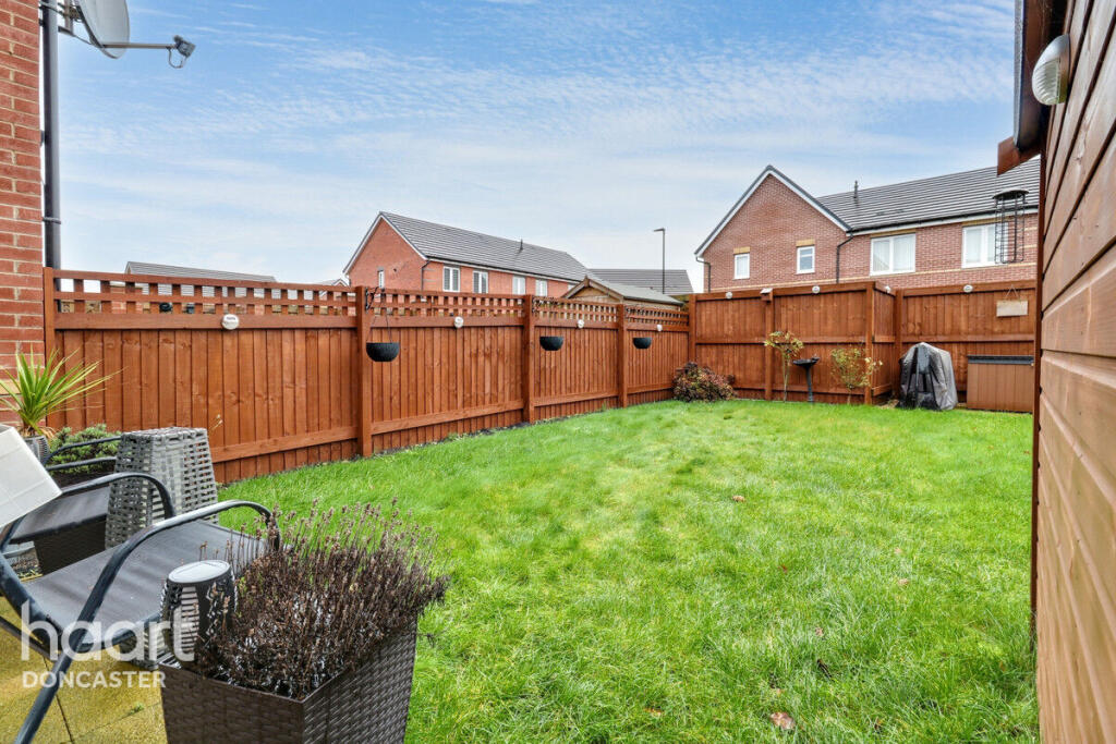 Shield Close, Hatfield, Doncaster photo 4