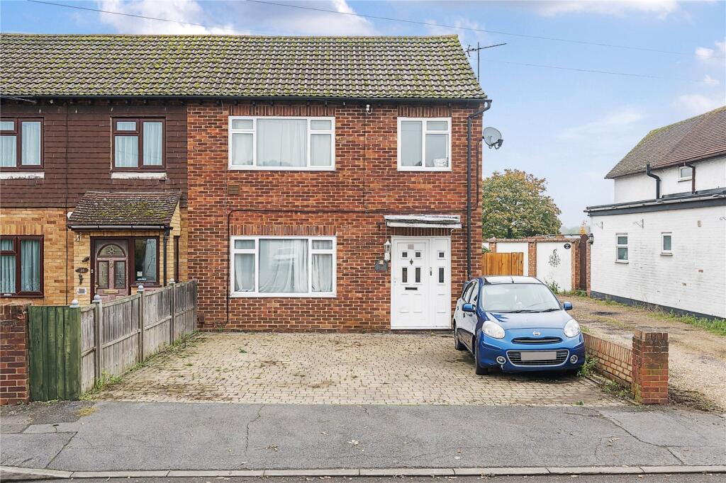3-bed terraced on Croft Corner, Old Windsor, Windsor, £450,000