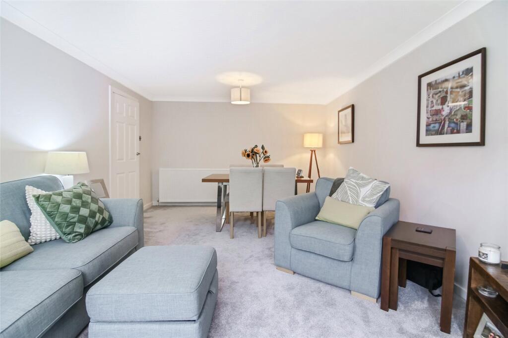 Apartment in Paisley, Renfrewshire - View 5