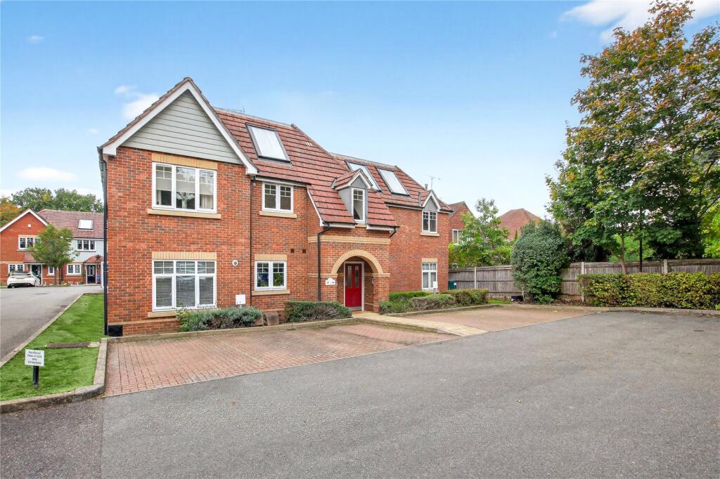 1-bed apartment on Windermere Gate, Bracknell, Berkshire, RG12, £92,000