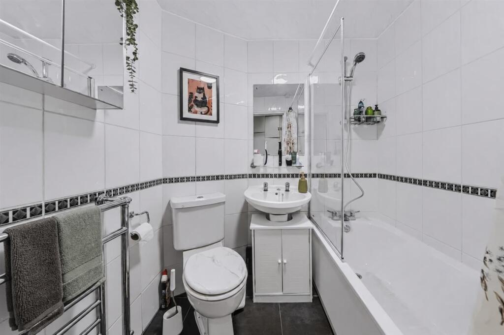 Apartment in London - More