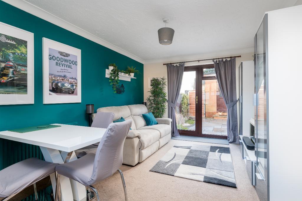 Lynott Close, Crownhill, Milton Keynes, Buckinghamshire, MK8 0DJ photo 2