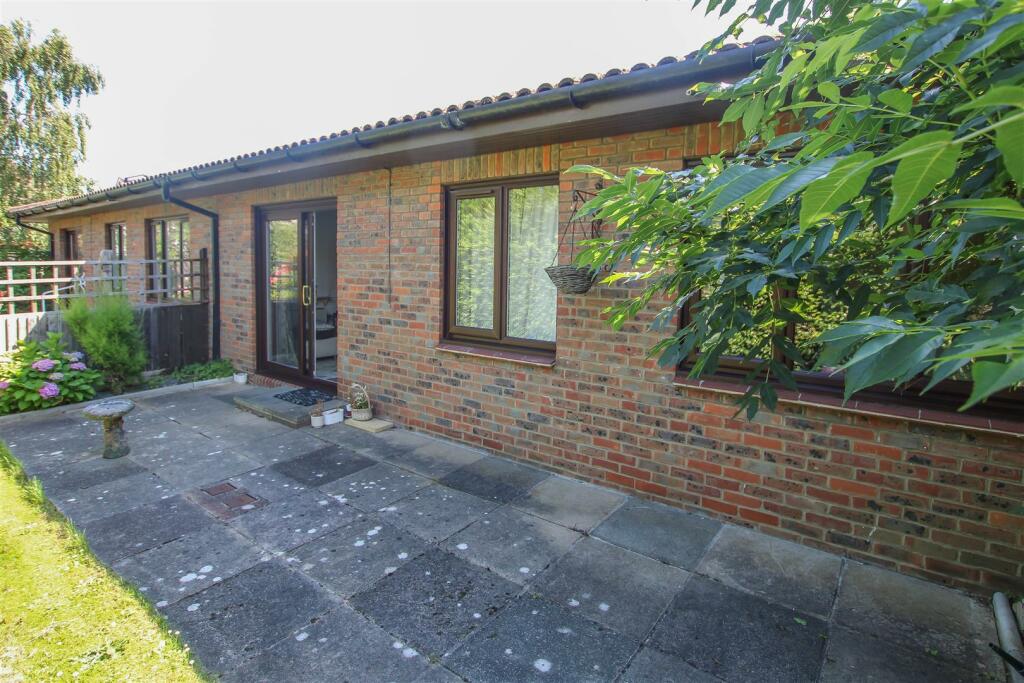 2-bed other on Uplands Road, Warley, Brentwood, £215,000