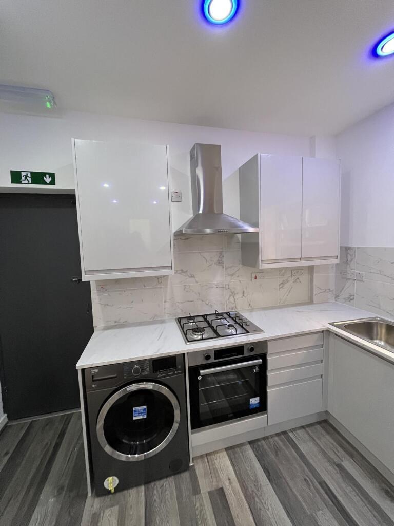 4 bedroom terraced house for rent