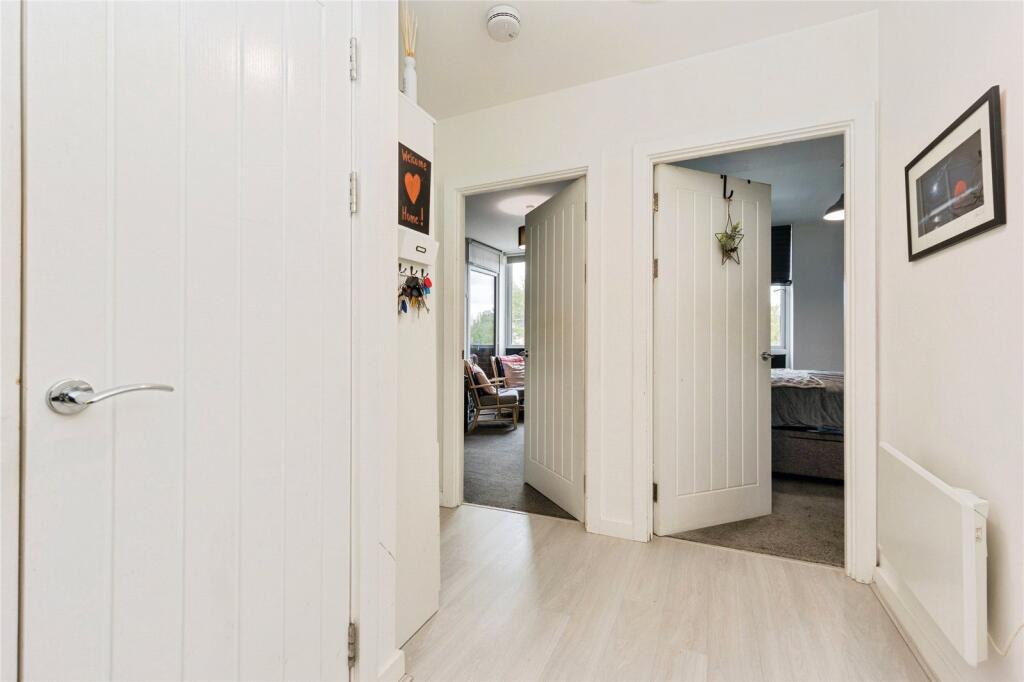 Cross Street, Sale, Greater Manchester, M33 photo 3