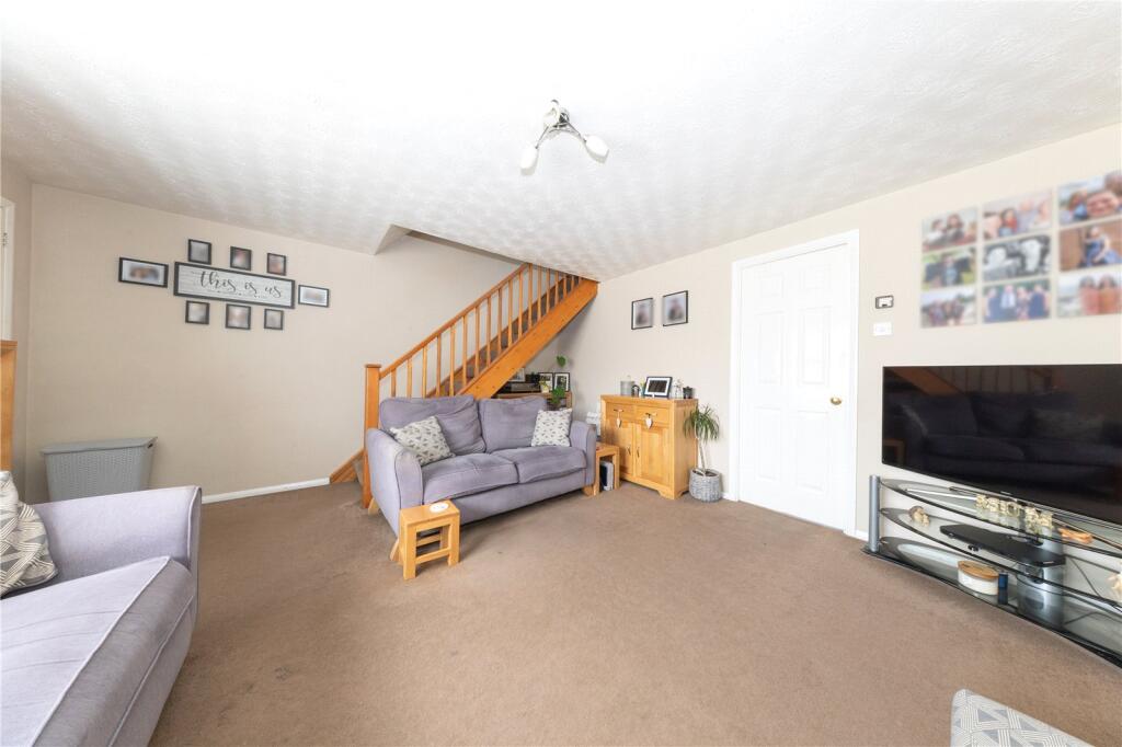 Claverley Green, Luton, Bedfordshire, LU2 - View 6