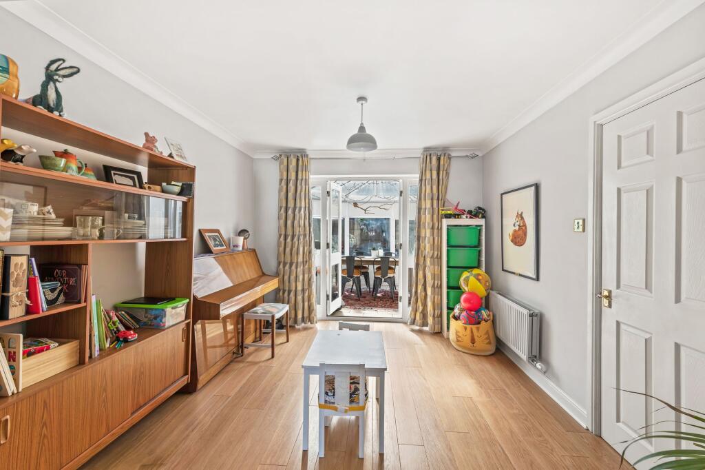 House in Frodsham, Netherton - More