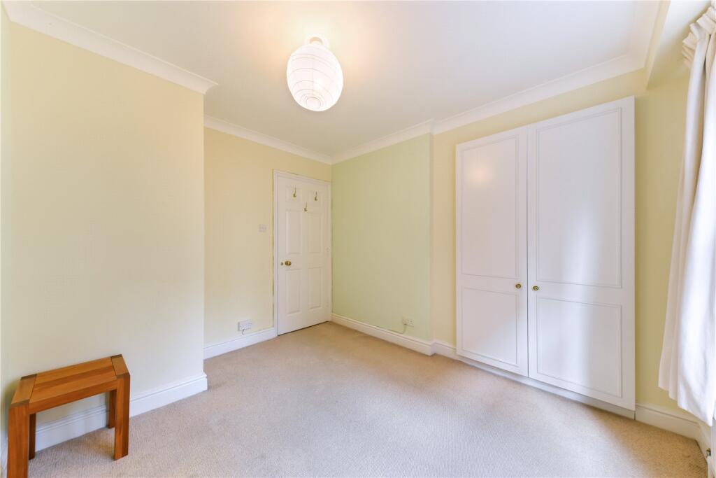 Apartment in London - More